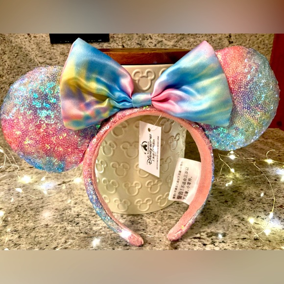 Disney Accessories - Disney 2021 Sequin Pastel Rainbow Tie Dye Headband Ears Minnie Mouse NWT